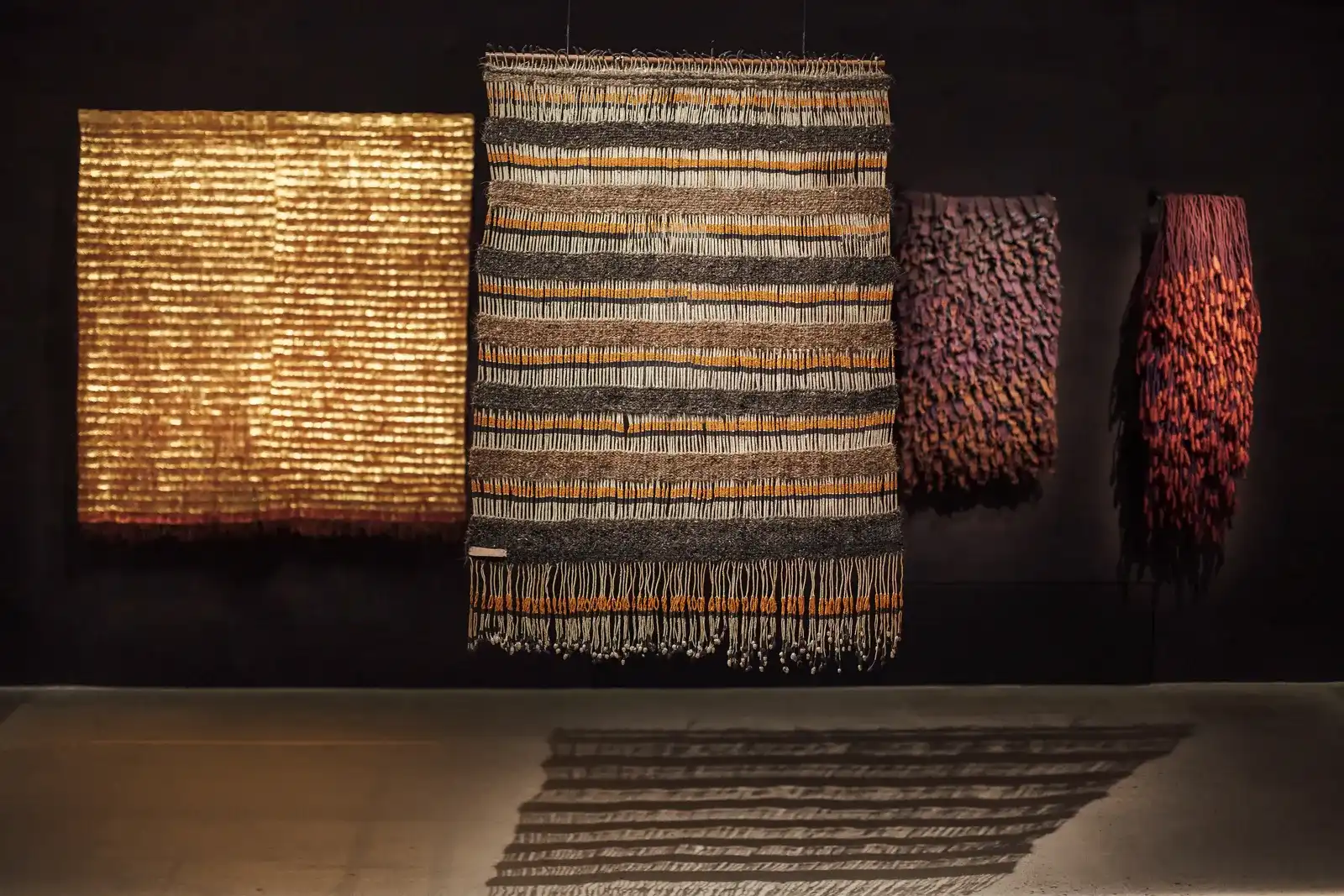 Olga de Amaral: Tendencia en el arte: Arte textil | Galería Duque Arango