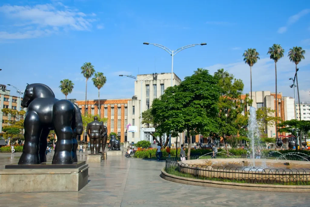 Fernando Botero: Plazoleta Botero | Galería Duque Arango