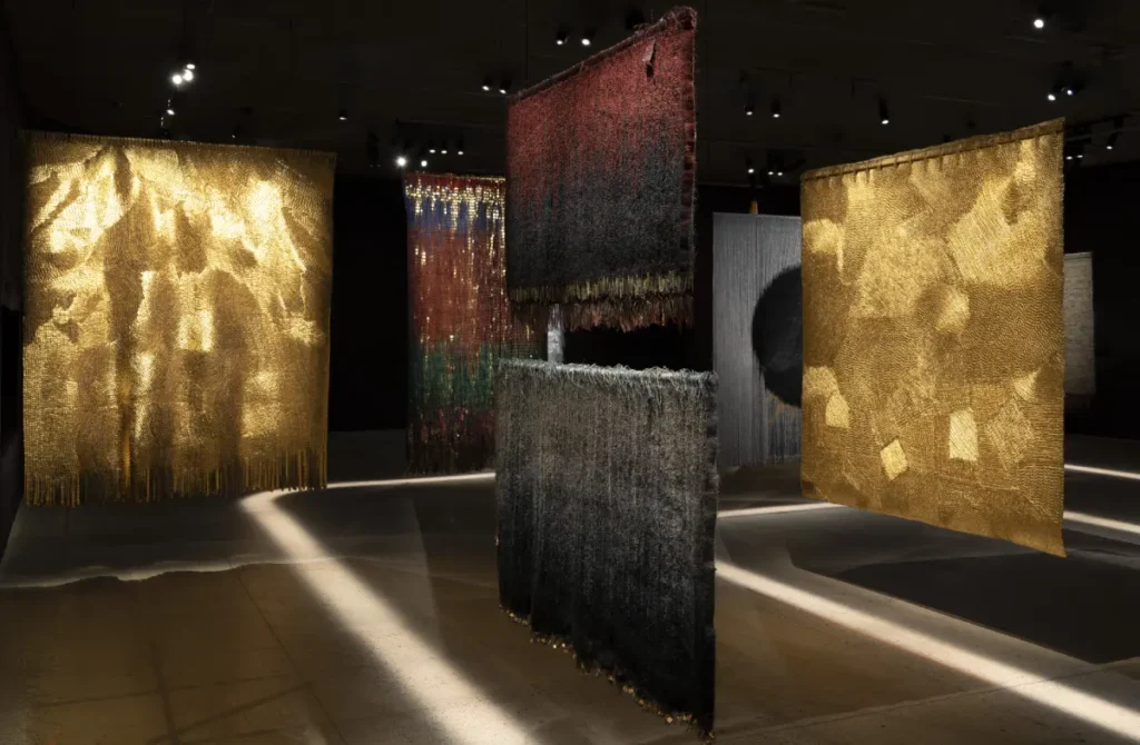 Olga de Amaral, Latin American Art - Galería Duque Arango