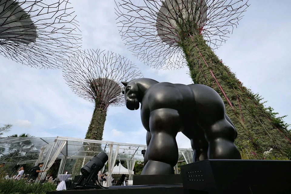 Fernando Botero Sculpture in Singapore