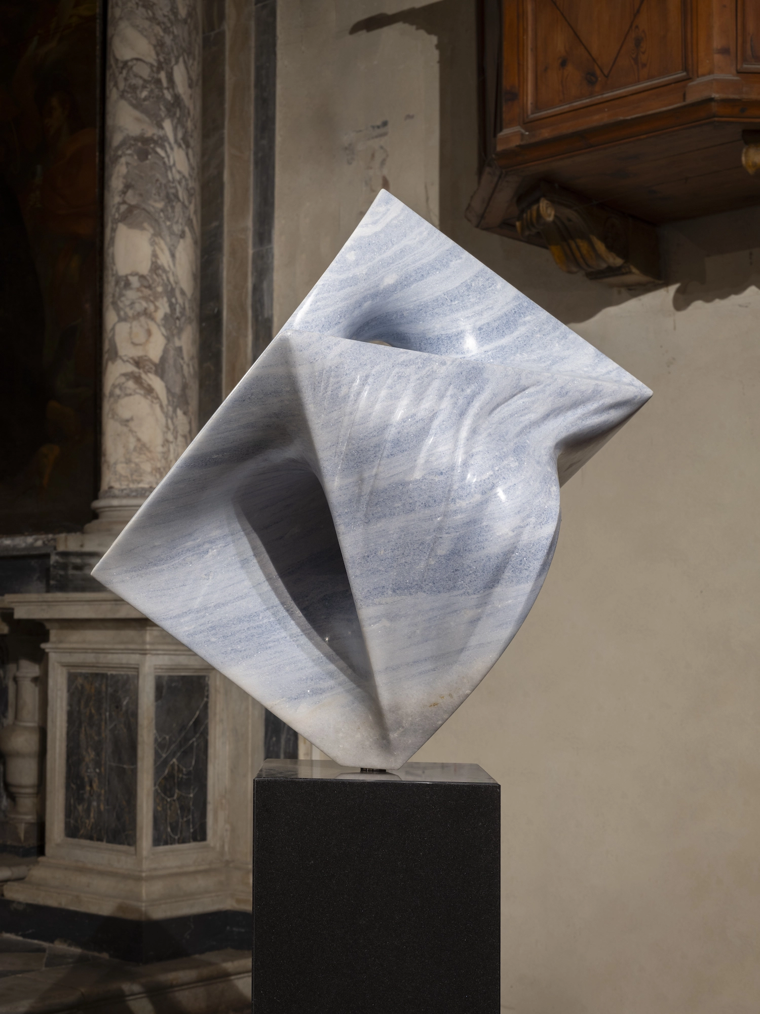 Obras de gustavo velez en pietrasanta italia para la exposicion le-dimensioni-dellequilibrio7