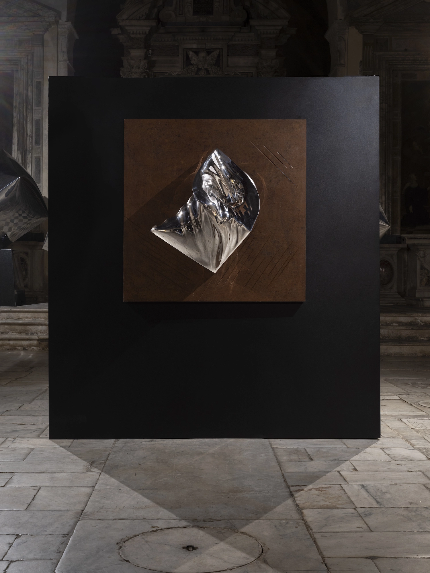Obras de gustavo velez en pietrasanta italia para la exposicion le-dimensioni-dellequilibrio8